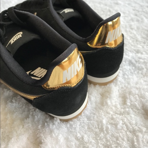 NEW Nike Classic Cortez SE - **Various Sizes** - Picture 5 of 5